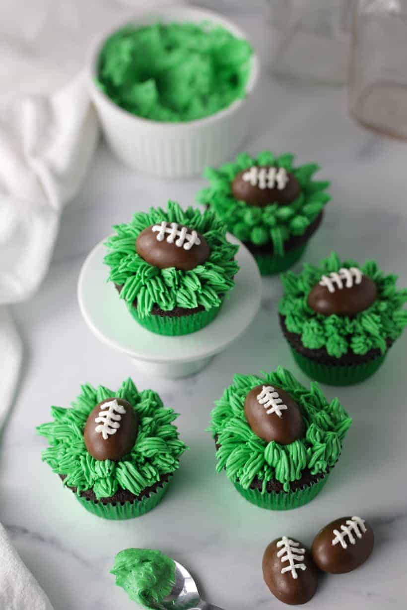 Easy superbowl party game day football cupcakes