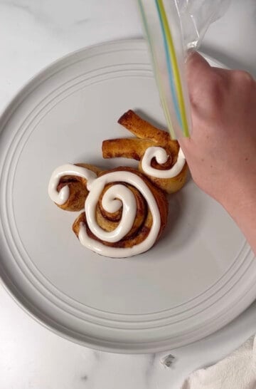 Quick & Easy Bunny Cinnamon Rolls Recipe - Mom Loves Baking