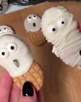 Easy Halloween Cookies.