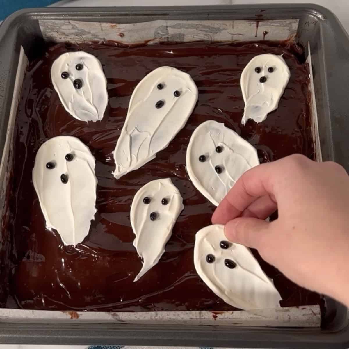 Easy Halloween Ghost Brownies Recipe - Mom Loves Baking
