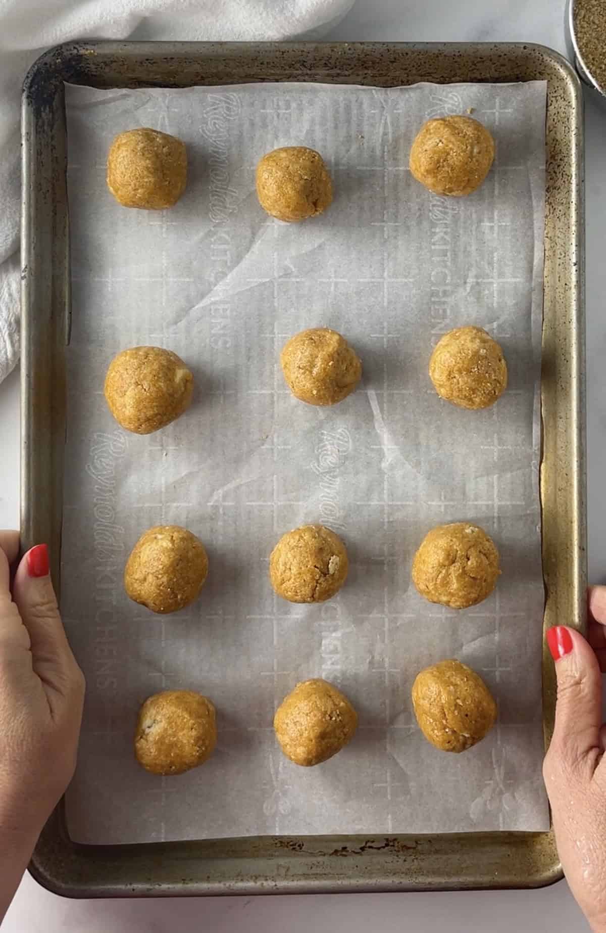 Pumpkin pie cake balls on a tray.