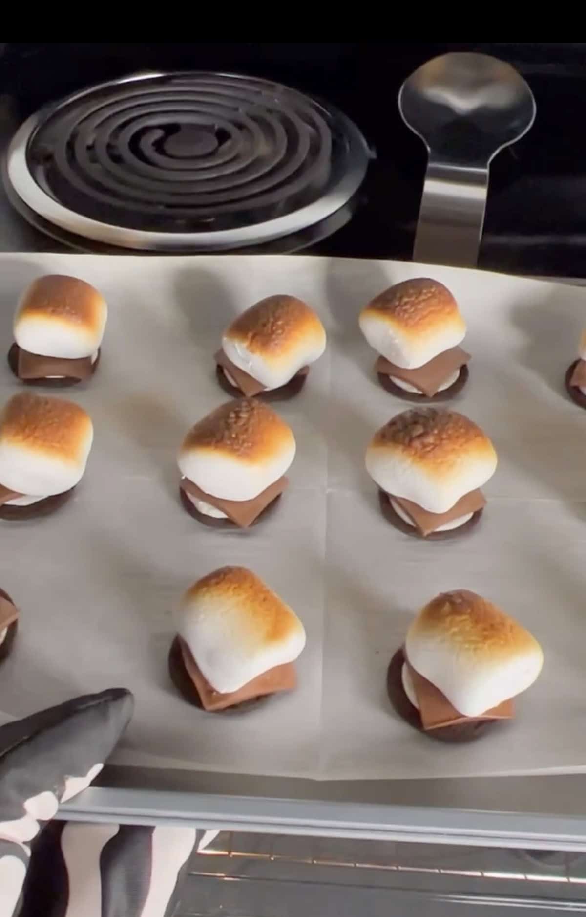 Easy s'mores with oreo cookies.