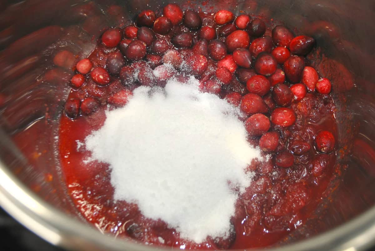 Cranberries and sugar in the instant pot.