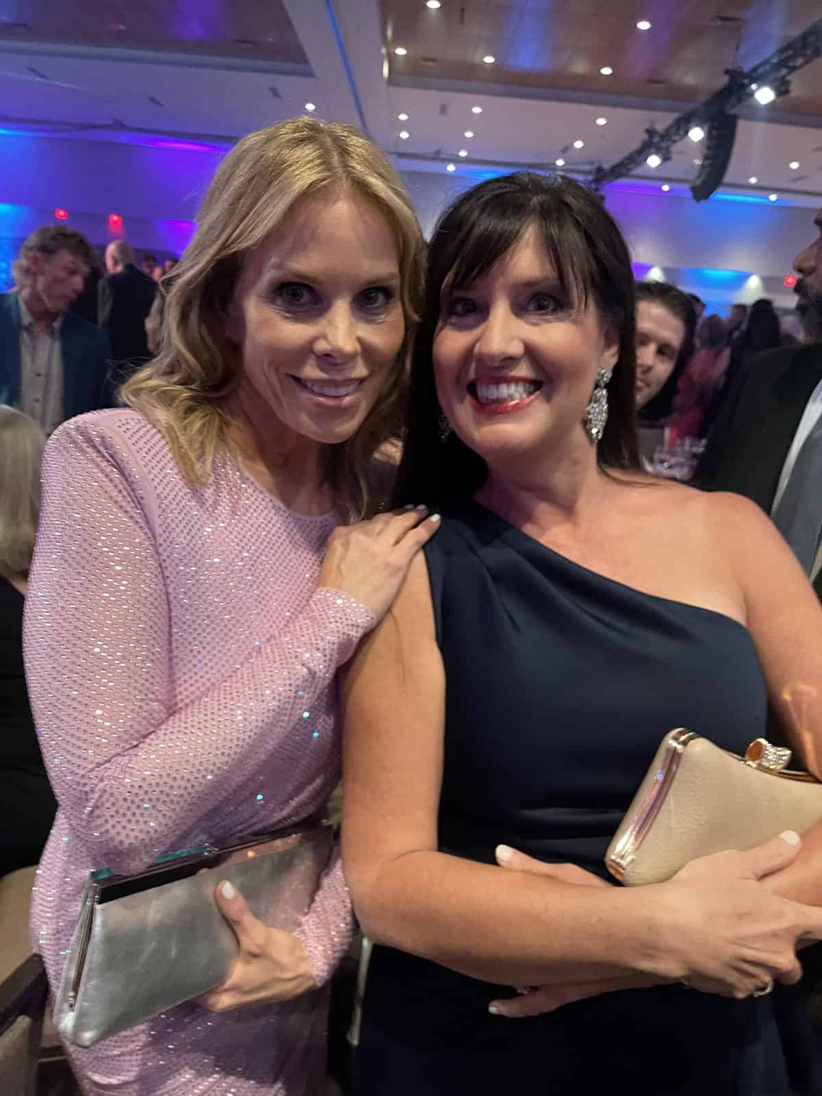 Cheryl Hines and mom loves baking lise ode at united cerebral palsy fundraising event in orlando.