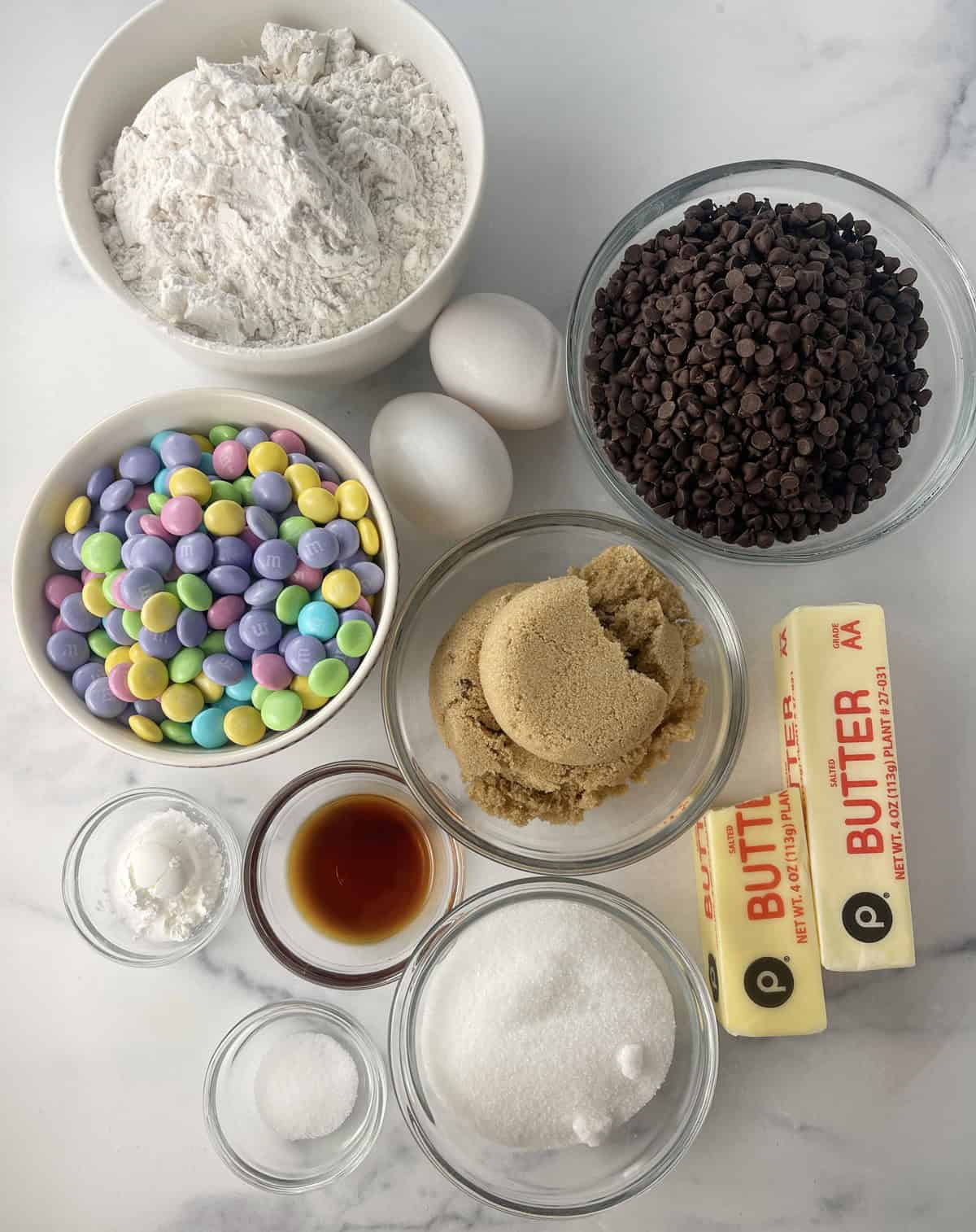 Ingredients needed to make Easter M&M cookie bars.