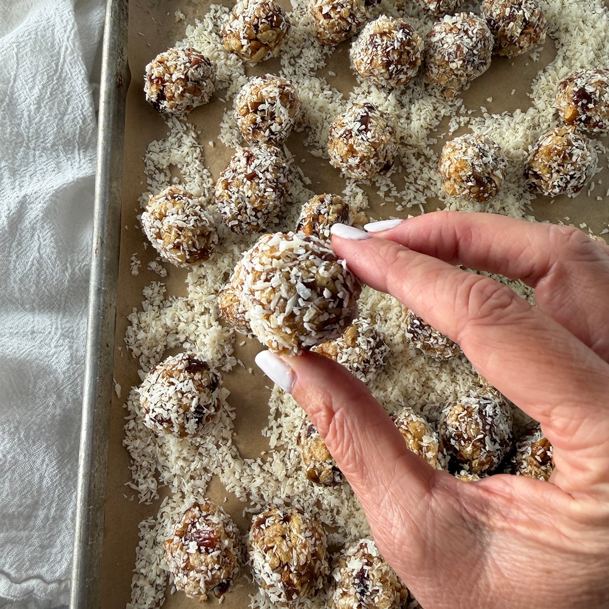 Easy and delicious date-nut balls